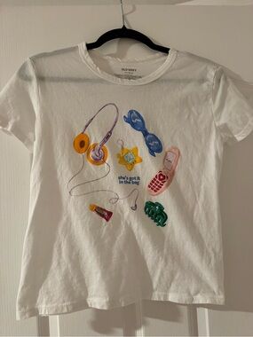Old Navy White Girls' Short Sleeve Graphic Tee with Colorful Accessories